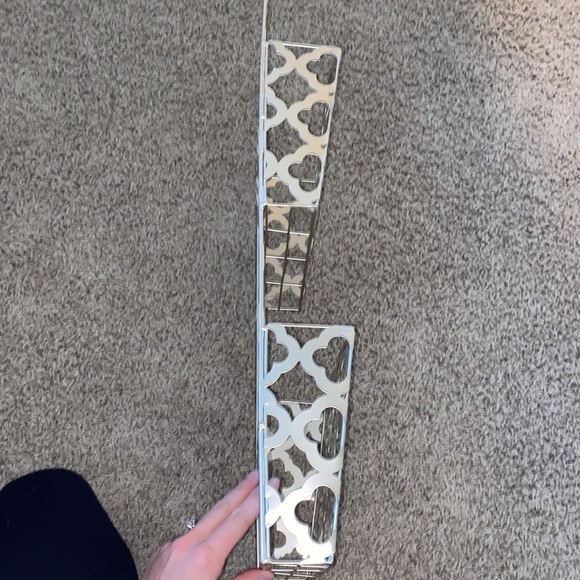 COPY - Clover gold decorative wall hanging - Picture 5 of 6